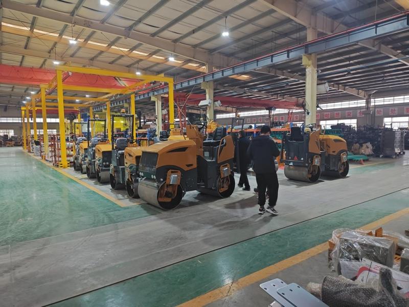 小型壓路機(jī)價(jià)格不能盲從，先把知識(shí)來(lái)學(xué)起！